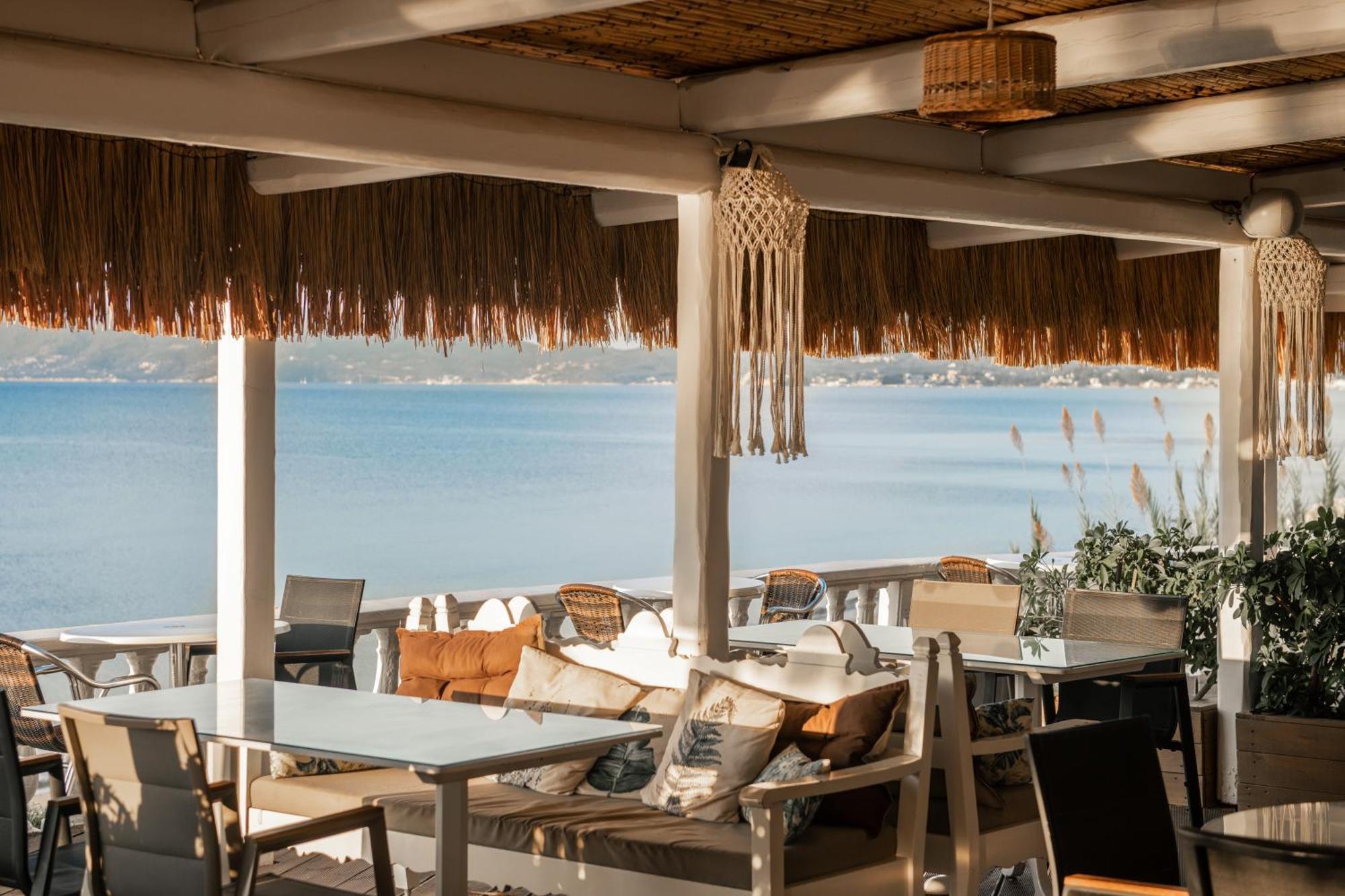 Crystal Beach Hotel Каламакион Экстерьер фото